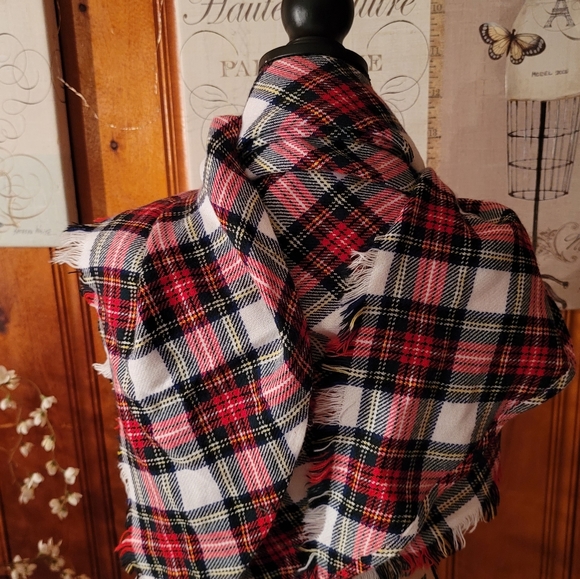 Scarf - Picture 3 of 8